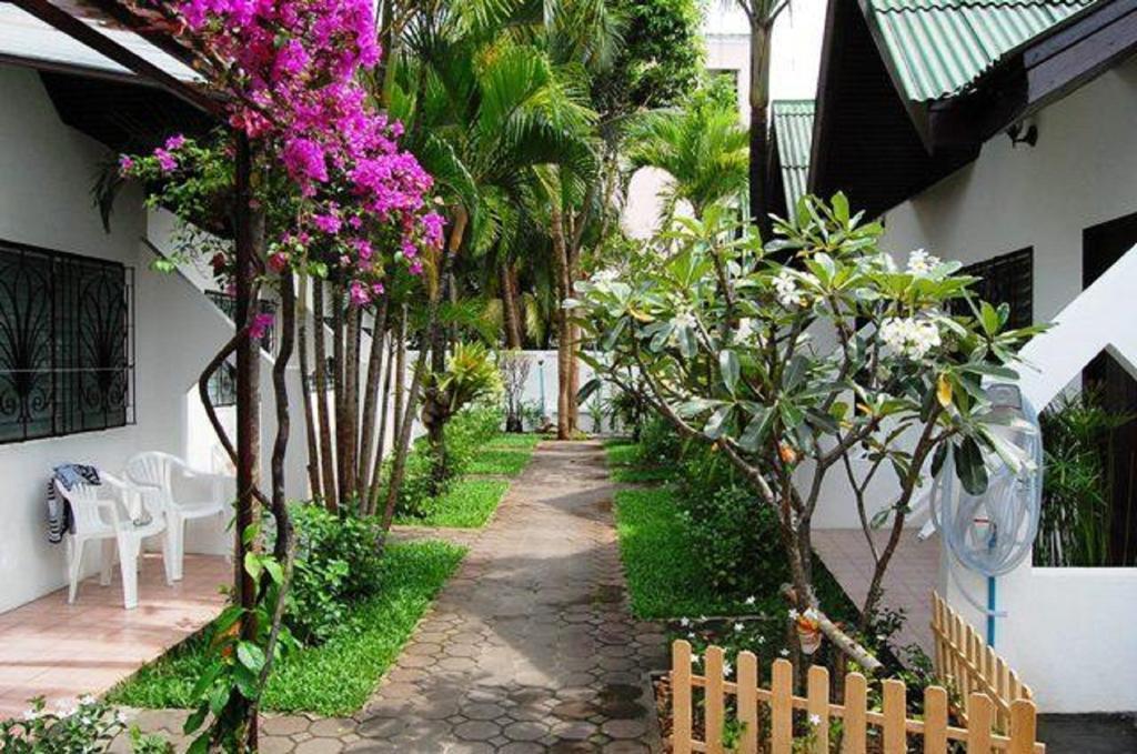 Hacienda Phuket Hotel Patong Exterior foto