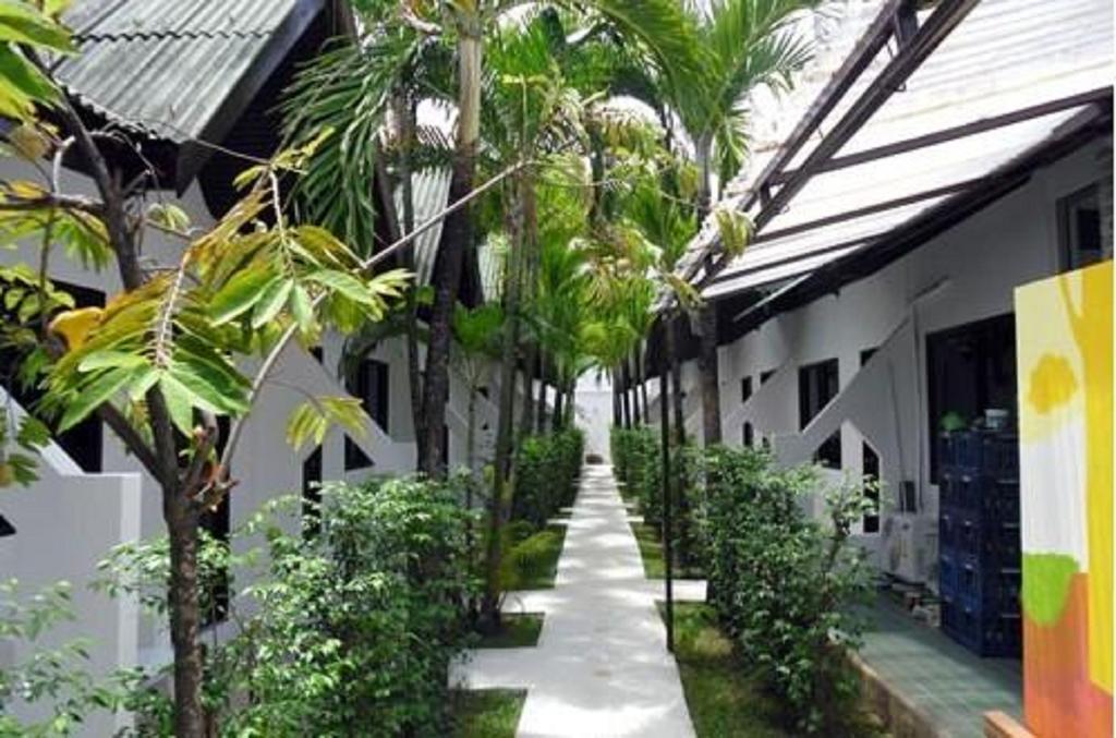 Hacienda Phuket Hotel Patong Exterior foto